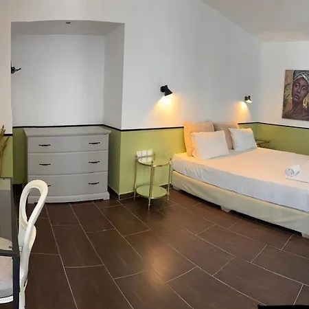 Klio And Apartmán Néoi Póroi